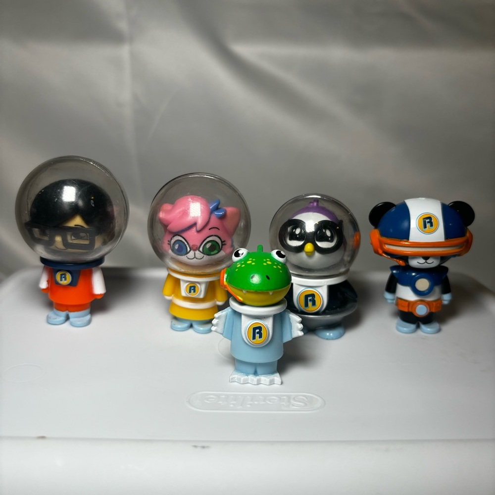 Lot 5 Ryans World Astronaut Space Mini Figure Figurine Remka Toys